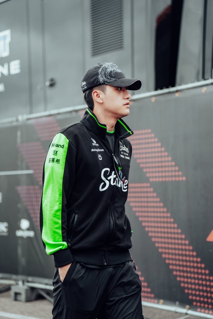 红牛二队轻取哈斯车队,周冠宇点燃赛场 红牛二队轻取哈斯车队,周冠宇点燃赛场