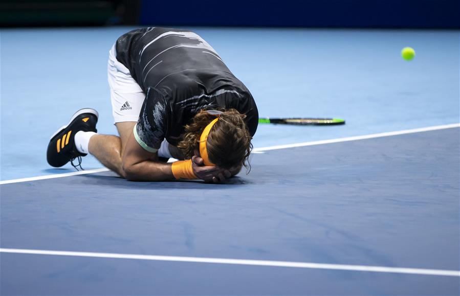 ATP总决赛完胜法网,西西帕斯关键制胜 ATP总决赛完胜法网,西西帕斯关键制胜