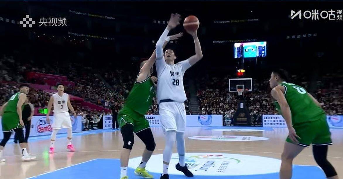 广东队完胜鹈鹕，赵继伟关键制胜