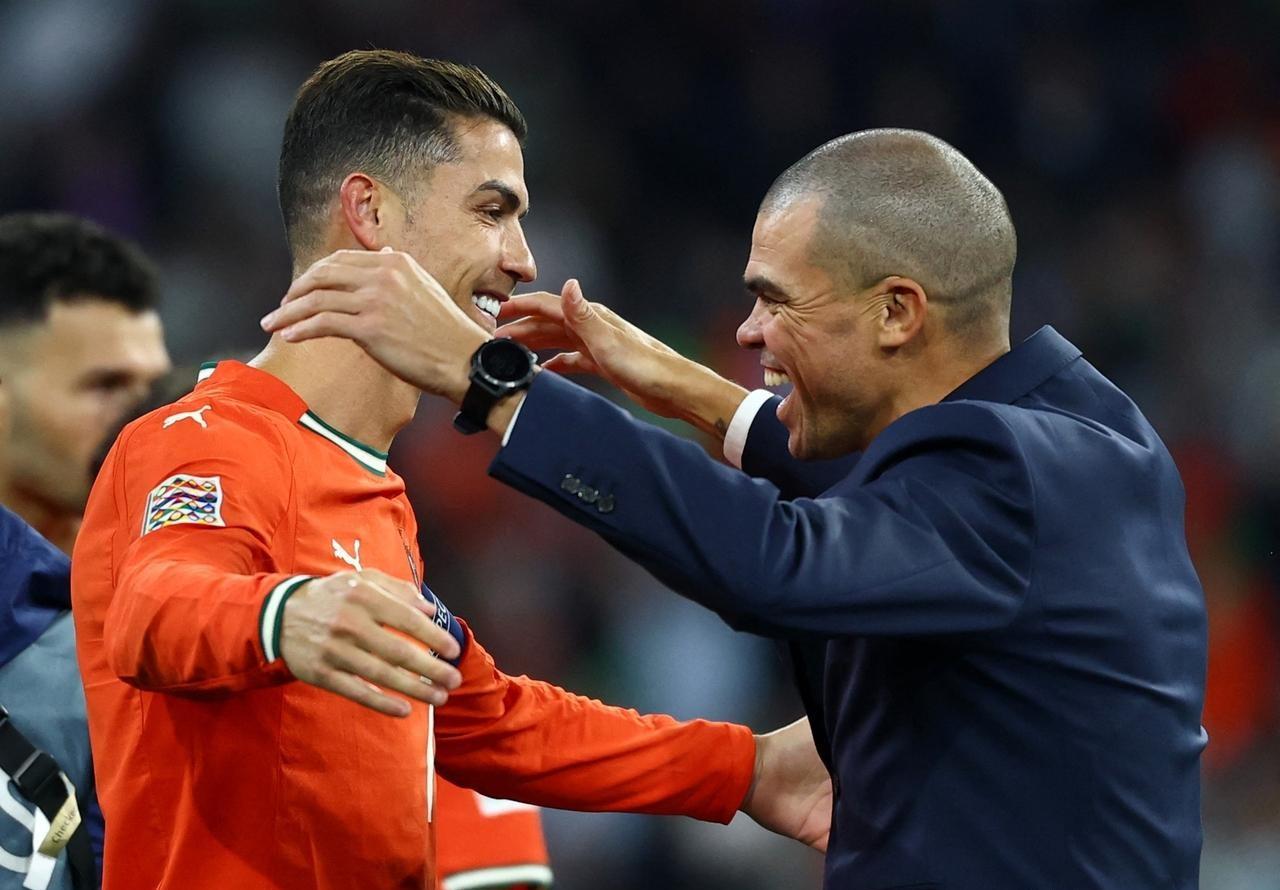 塞内加尔轻取奥地利，C罗惊艳四座