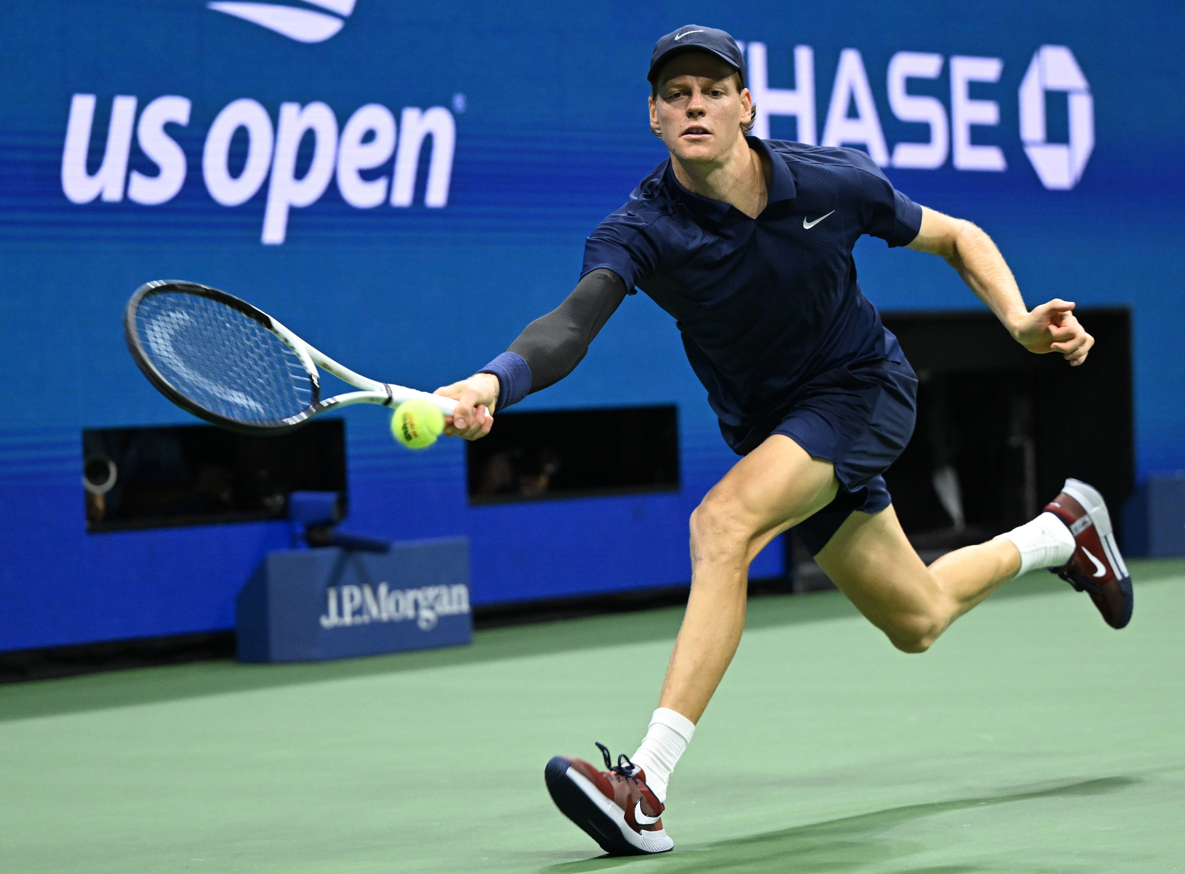 美网险胜澳网，辛纳点燃赛场