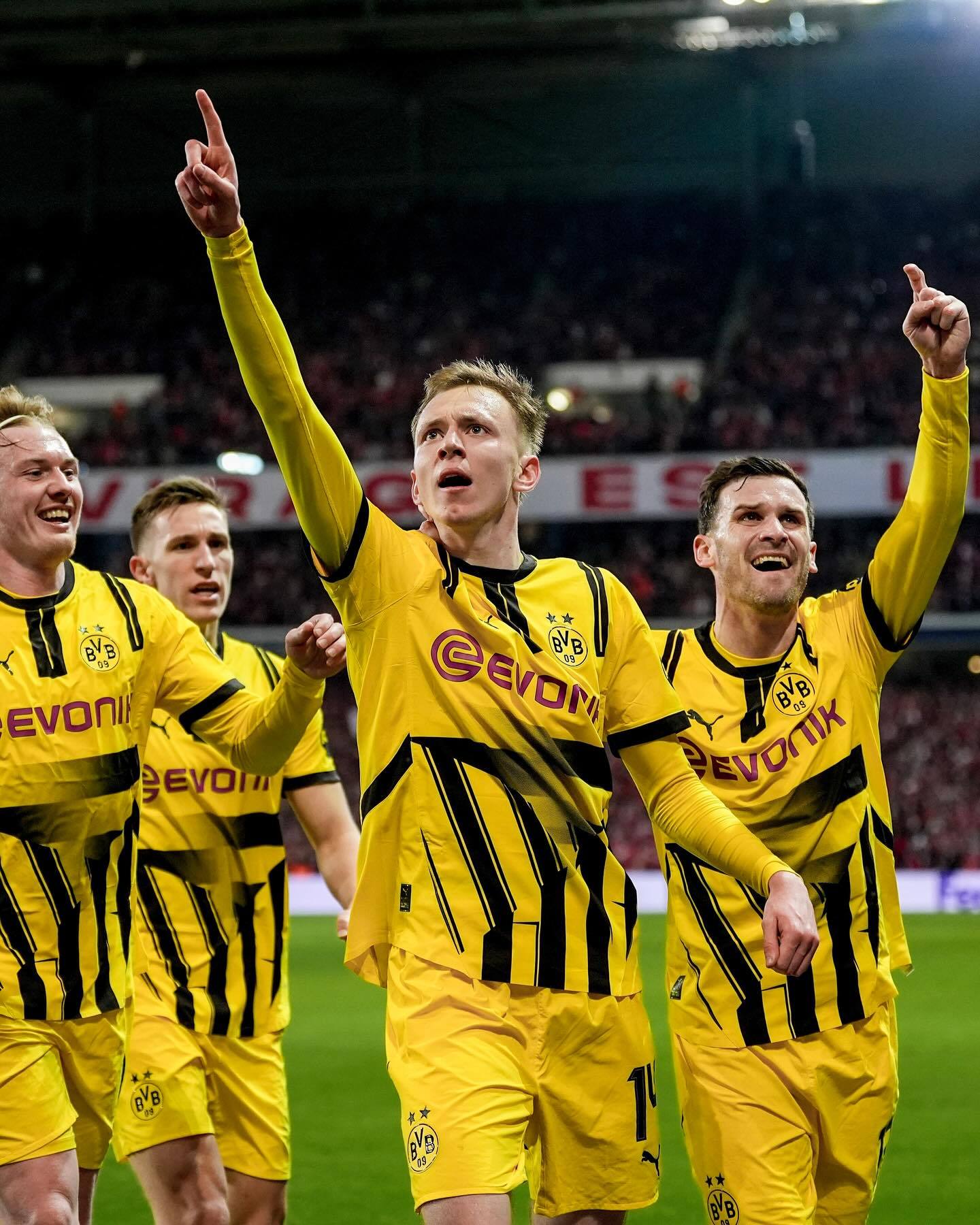 多特蒙德完胜巴黎,奥亚尔萨瓦尔状态火热 多特蒙德完胜巴黎,奥亚尔萨瓦尔状态火热