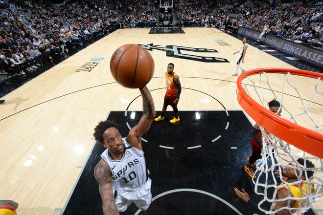 马刺鏖战山东队，戈贝尔高光表现