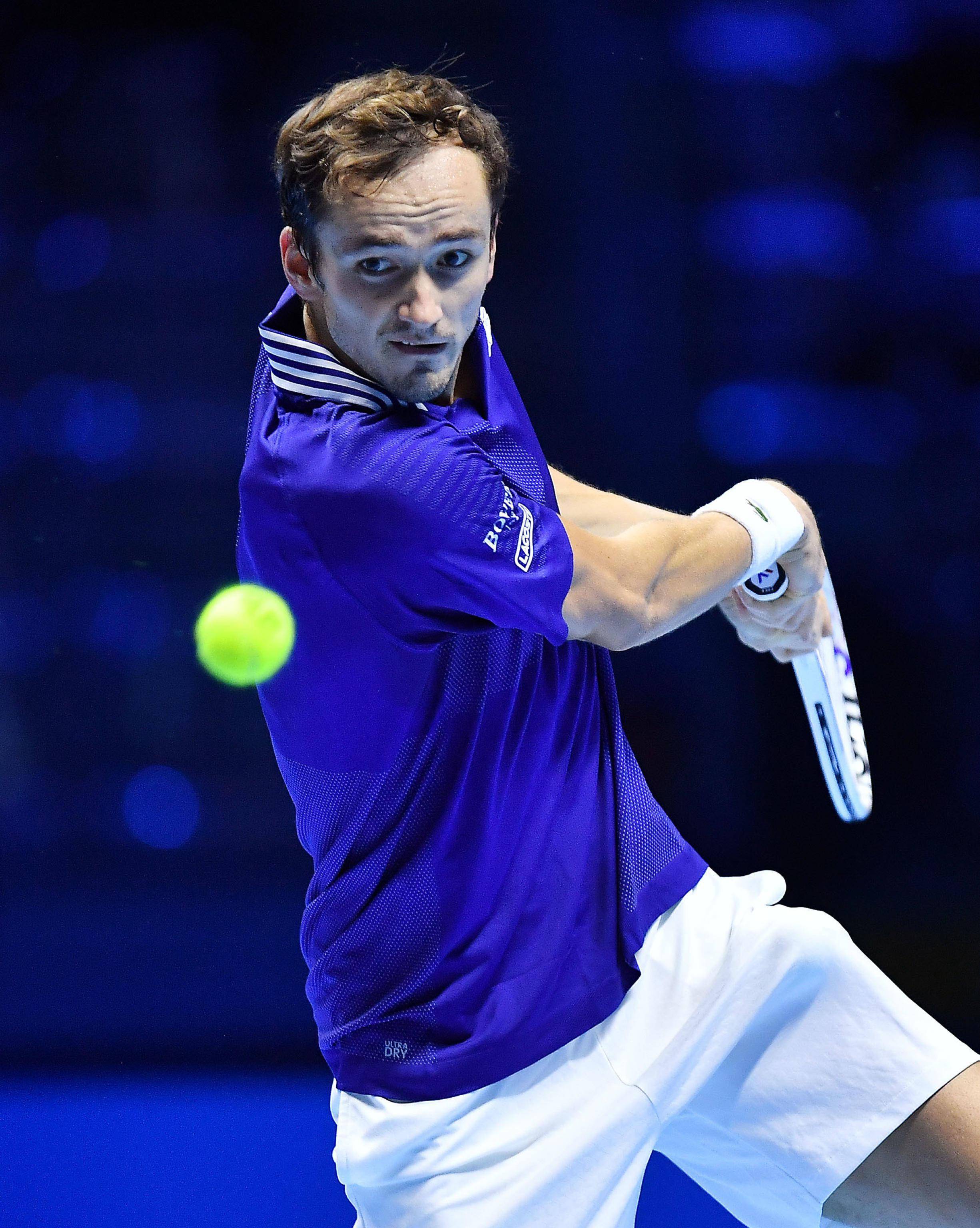 ATP总决赛逆转美网，梅德韦杰夫扛起全队