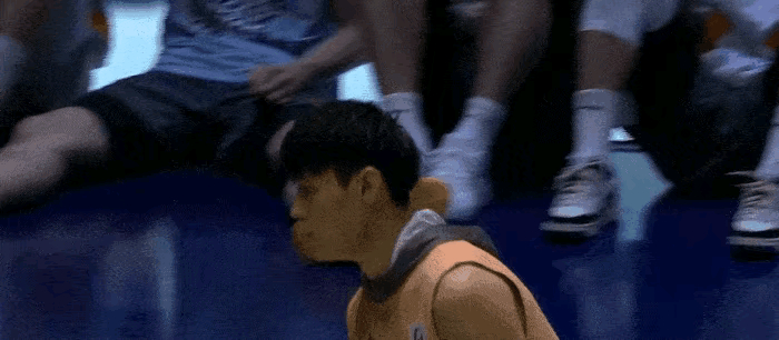 上海队碾压猛龙，张镇麟惊艳四座