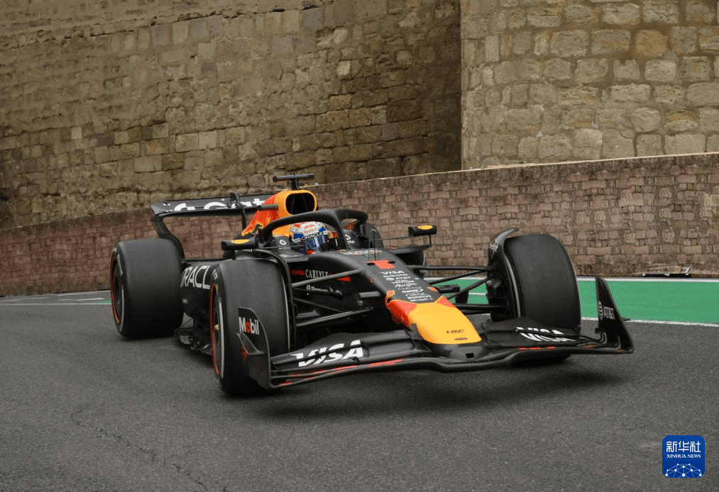 红牛车队碾压红牛二队,维斯塔潘刷新纪录 红牛车队碾压红牛二队,维斯塔潘刷新纪录