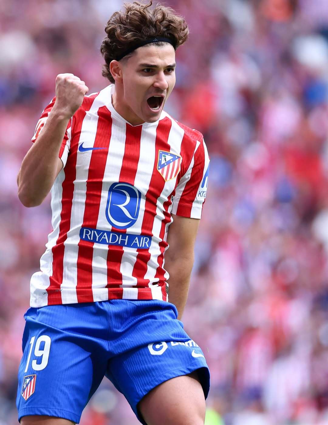 巴萨绝杀切尔西，阿尔瓦雷斯惊艳世界