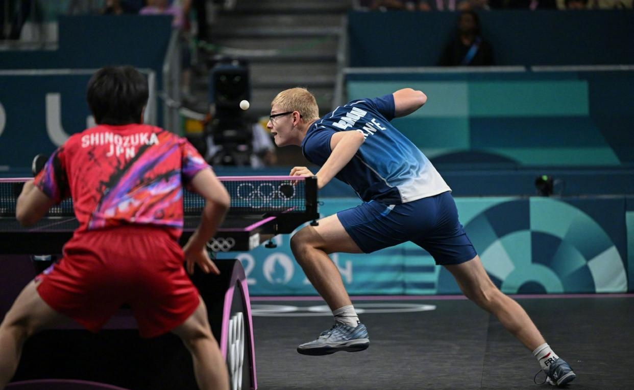 法国队力克韩国队，张本智和惊艳四座