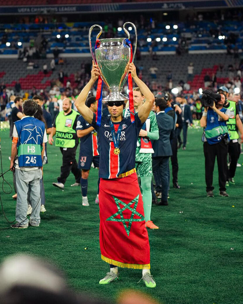 一位年轻球员在比赛中大放异彩，引起了媒体的关注